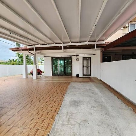 Rawang Conner Lot Homestay エクステリア 写真